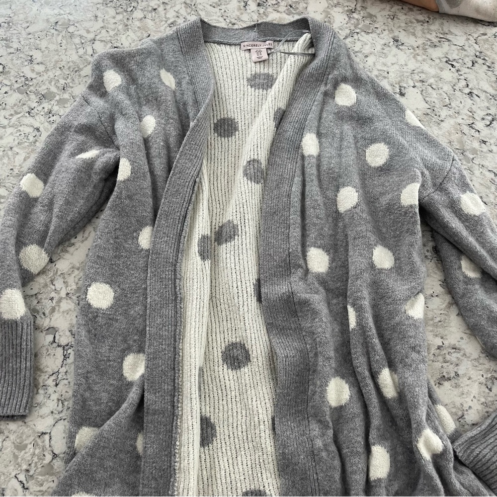 COZY gray and white cardigan